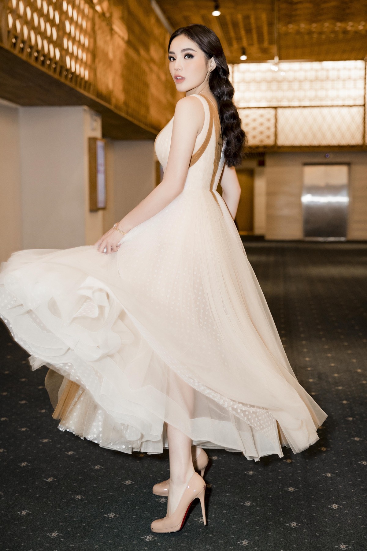 Kỳ Duyên diện váy hở sâu, khoe trọn vòng một ngồn ngộn với trang sức 1,2 tỷ hậu công khai thẩm mỹ - Ảnh 5.