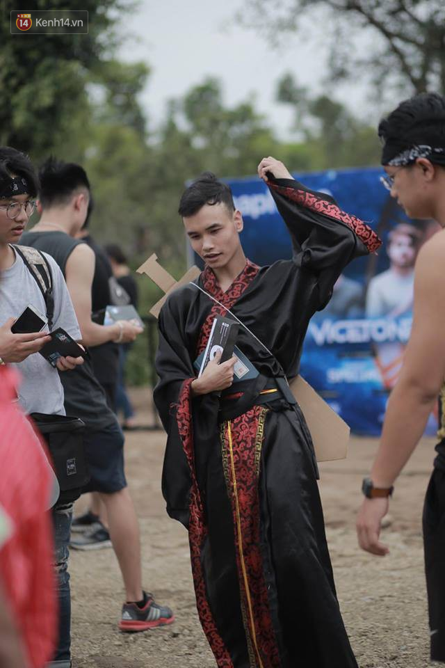 Đại nhạc hội có Above & Beyond hot cỡ nào mà có nguyên dàn cosplayer đi ủng hộ thế này - Ảnh 3.