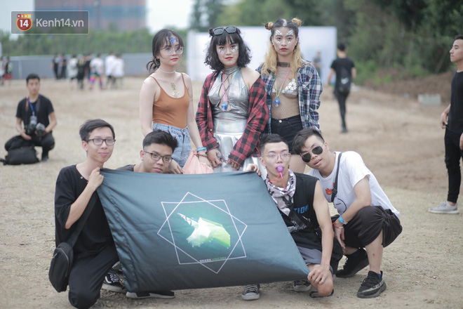 Đại nhạc hội có Above & Beyond hot cỡ nào mà có nguyên dàn cosplayer đi ủng hộ thế này - Ảnh 7.