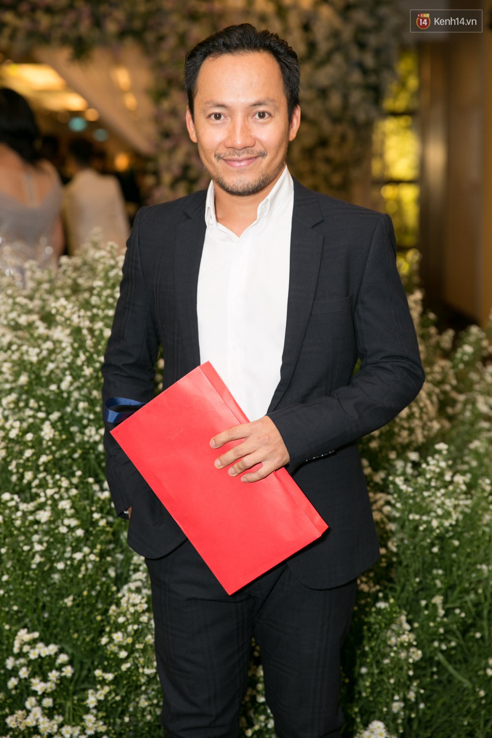 Livestream: Hội bạn thân nhà giàu diện tông trắng dự lễ cưới của Diệp Lâm Anh - Ảnh 17.