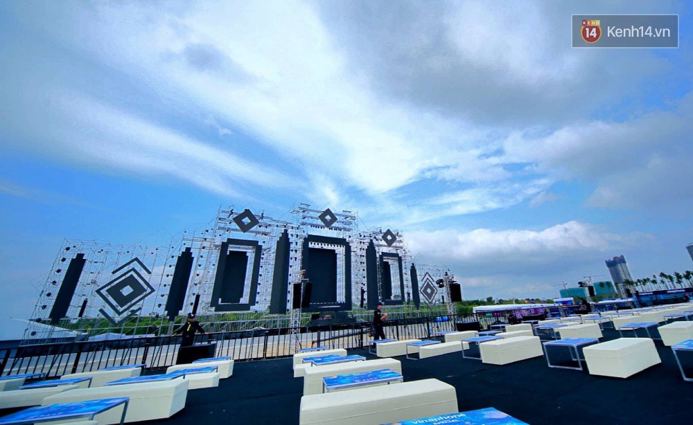 Cận cảnh s&acirc;n khấu khủng đạt kỷ lục Guinness Việt Nam của đại nhạc hội c&oacute; Above & Beyond tham gia tối nay - Ảnh 3.