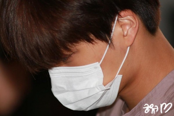 Mặt mộc chân thật nhất của sao Kpop: Người đẹp khó tin, kẻ gây sốc vì da rỗ và mặt mụn - Ảnh 3. Mặt mộc chân thật nhất của sao Kpop: Người đẹp khó tin, kẻ gây sốc vì da rỗ và mặt mụn - Ảnh 3.