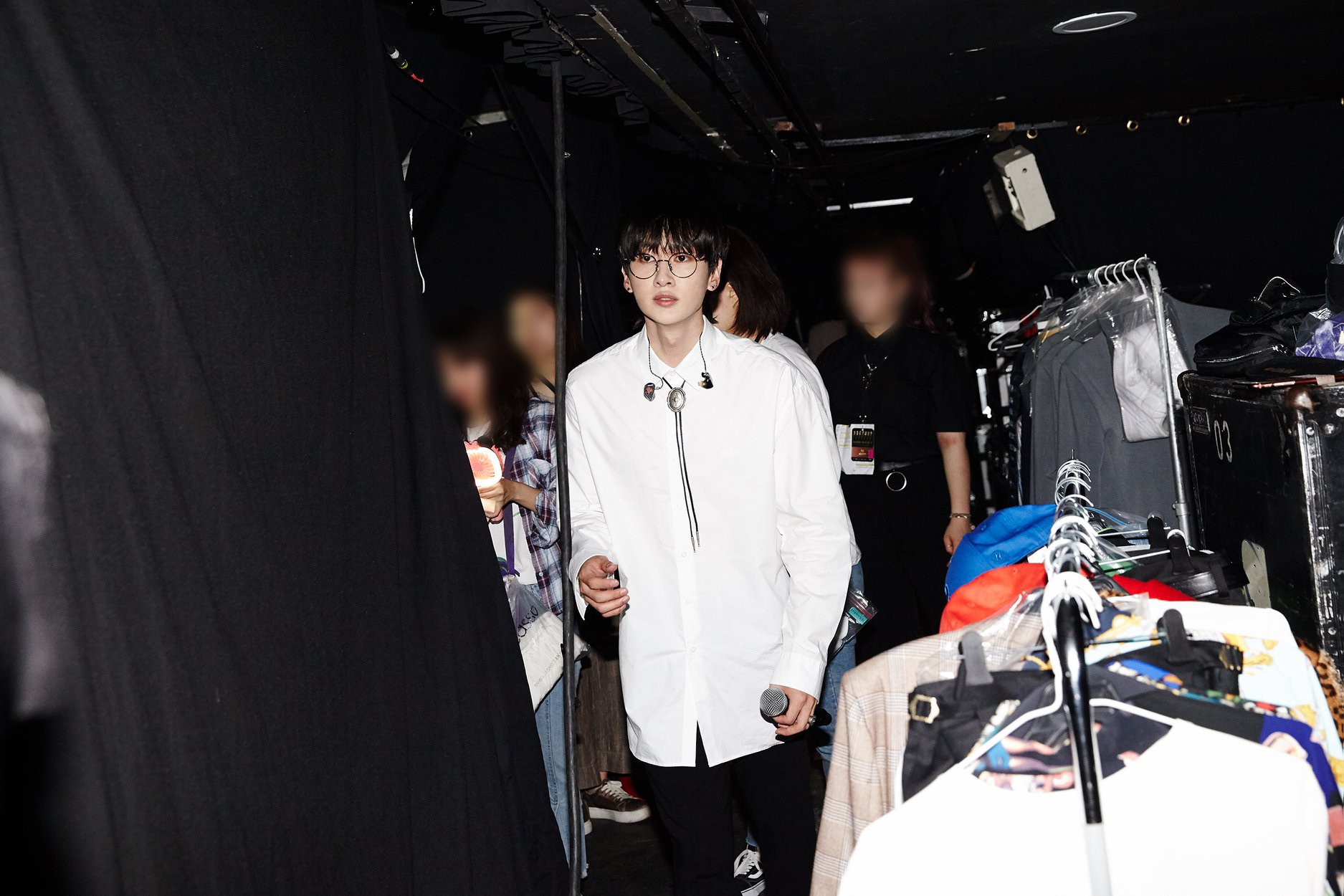 Super Junior cho fan ná thở với loạt ảnh lung linh từ tour thế giới - Ảnh 19. Super Junior cho fan ná thở với loạt ảnh lung linh từ tour thế giới - Ảnh 19.