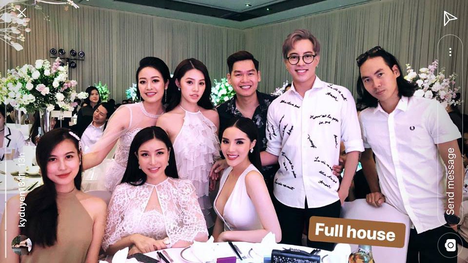 Trông Hà Lade lẻ loi, lạc nhịp giữa đội bạn thân mặc lồng lộn đi ăn cưới Diệp Lâm Anh mà thấy thương thật sự - Ảnh 8. Trông Hà Lade lẻ loi, lạc nhịp giữa đội bạn thân mặc lồng lộn đi ăn cưới Diệp Lâm Anh mà thấy thương thật sự - Ảnh 8.