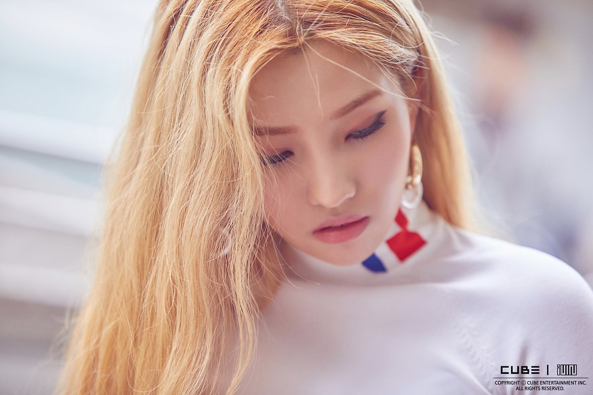 Nhan sắc lạ của girlgroup đang hot nhà Cube: Mỹ nhân suýt ra mắt với Black Pink xuất sắc, leader lột xác ngoạn mục - Ảnh 12.