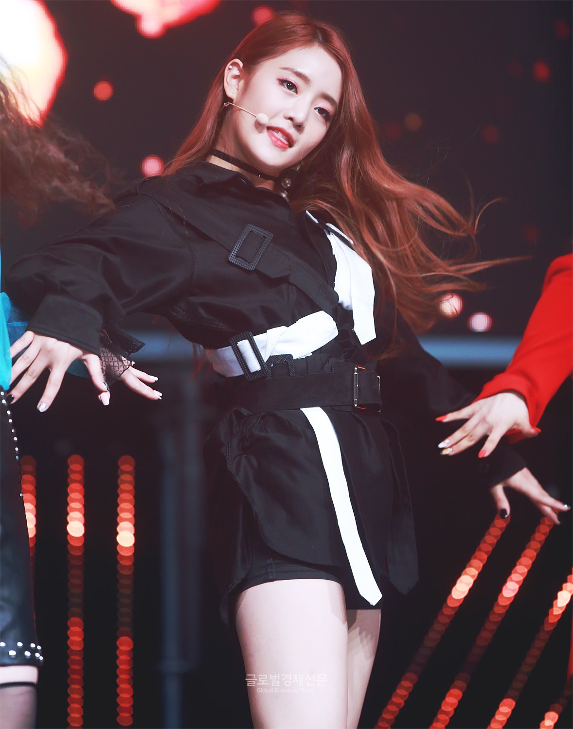 Nhan sắc lạ của girlgroup đang hot nhà Cube: Mỹ nhân suýt ra mắt với Black Pink xuất sắc, leader lột xác ngoạn mục - Ảnh 38.