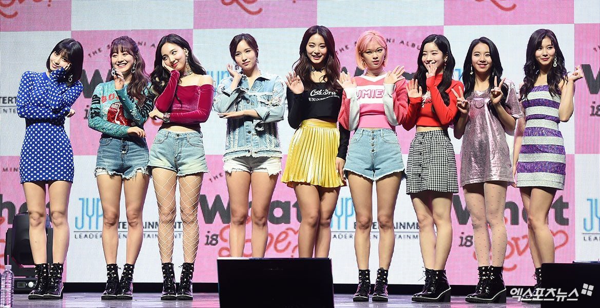 Cứ trở lại là No.1 nhưng doanh số trực tuyến của TWICE lại thua cả 2 girlgroup cùng thời? - Ảnh 3.