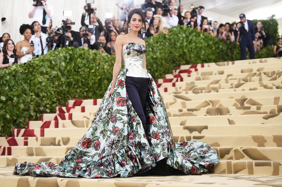 Nếu đã bỏ lỡ Met Gala sáng nay, thì đây là 20 bộ cánh xuất sắc nhất bạn cần ngắm - Ảnh 3. Nếu đã bỏ lỡ Met Gala sáng nay, thì đây là 20 bộ cánh xuất sắc nhất bạn cần ngắm - Ảnh 3.