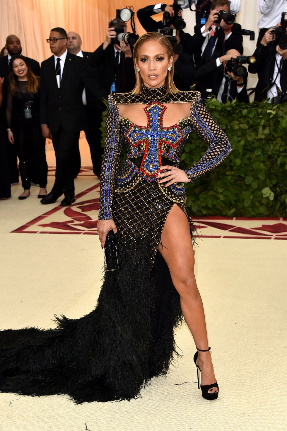 Nếu đã bỏ lỡ Met Gala sáng nay, thì đây là 20 bộ cánh xuất sắc nhất bạn cần ngắm - Ảnh 18. Nếu đã bỏ lỡ Met Gala sáng nay, thì đây là 20 bộ cánh xuất sắc nhất bạn cần ngắm - Ảnh 18.