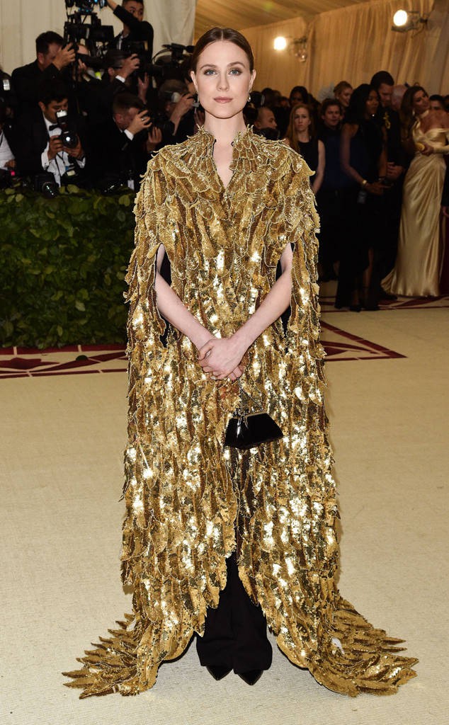 Met Gala 2018: Cara Delevingne khoe cơ thể địa đàng, Selena hóa thiên thần nhưng nhạt nhẽo, Anne Hathaway đẹp tỏa hào quang - Ảnh 32.