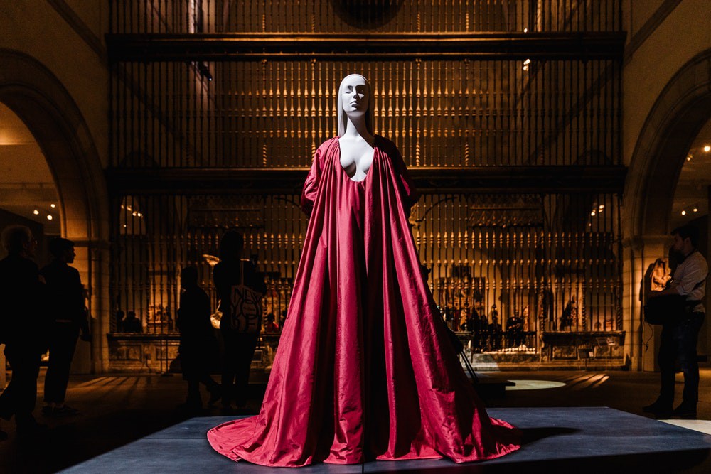 Siêu sao cứ mải miết chặt chém ngoài thảm đỏ, nhưng bên trong này mới là tinh hoa của Met Gala 2018! - Ảnh 12. Siêu sao cứ mải miết chặt chém ngoài thảm đỏ, nhưng bên trong này mới là tinh hoa của Met Gala 2018! - Ảnh 12.