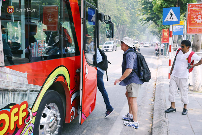 Xe buýt 2 tầng Hà Nội: "Đìu hiu" khách Việt, tấp nập khách Tây - Ảnh 5.