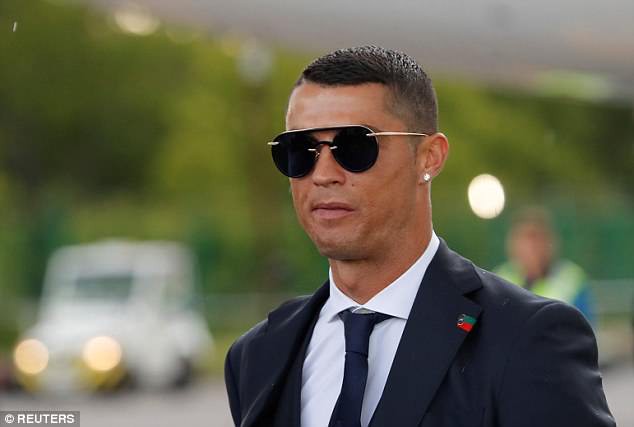 Fan nhí khóc trong sung sướng, tiễn Ronaldo sang Nga dự World Cup 2018 - Ảnh 10.