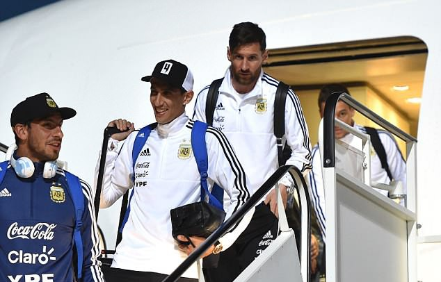 Sau Ronaldo, Messi và đồng đội cũng đã đặt chân tới Nga - Ảnh 1. Sau Ronaldo, Messi và đồng đội cũng đã đặt chân tới Nga - Ảnh 1.