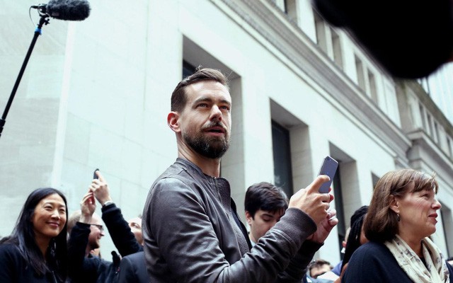 Những câu chuyện thú vị về tỷ phú Jack Dorsey của Twitter: Kiếm được việc nhờ hack trang chủ của công ty, CEO nhưng không có phòng làm việc, cũng không dùng laptop - Ảnh 4.