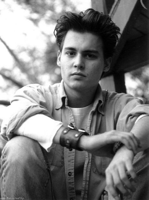 A series of immaculately beautiful photos of Johnny Depp in his youth that made many young girls' hearts skip a beat - Photo 7.