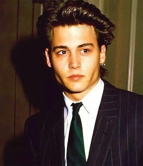 A series of immaculately beautiful photos of Johnny Depp in his youth that made many young girls' hearts skip a beat - Photo 3.