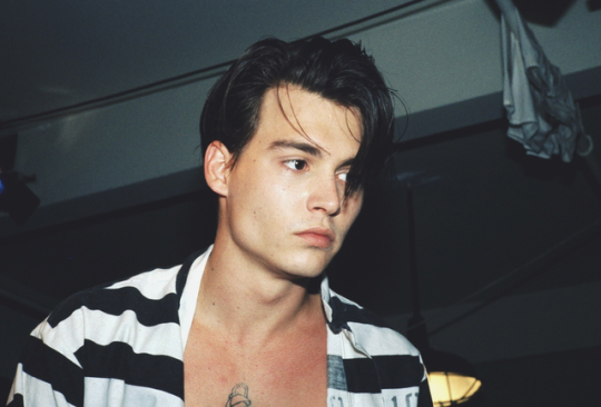 A series of immaculately beautiful photos of Johnny Depp in his youth that made many girls' hearts skip a beat - Photo 10.