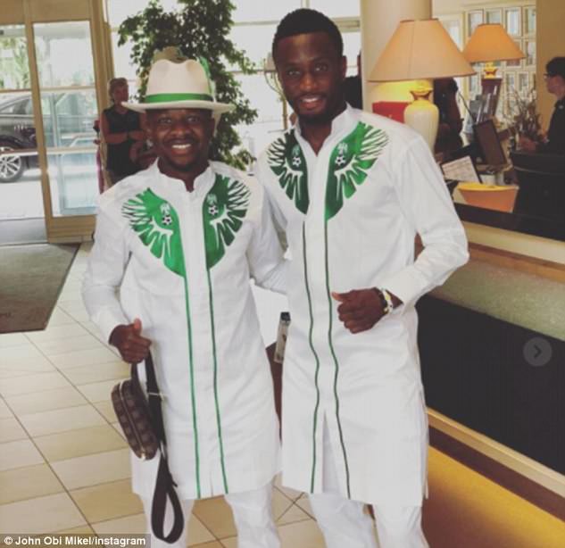 Đội tuyển Nigeria đến World Cup 2018 với thời trang độc đáo - Ảnh 4.