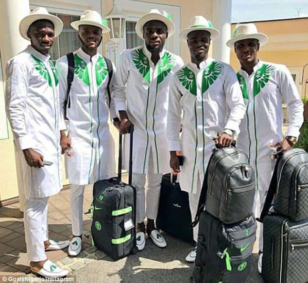 Đội tuyển Nigeria đến World Cup 2018 với thời trang độc đáo - Ảnh 3.