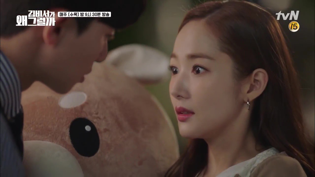 Thư Ký Kim: Trẹo cả chân vì ghen, Park Seo Joon kéo Park Min Young ngã suýt chạm môi rồi! - Ảnh 10. Thư Ký Kim: Trẹo cả chân vì ghen, Park Seo Joon kéo Park Min Young ngã suýt chạm môi rồi! - Ảnh 10.