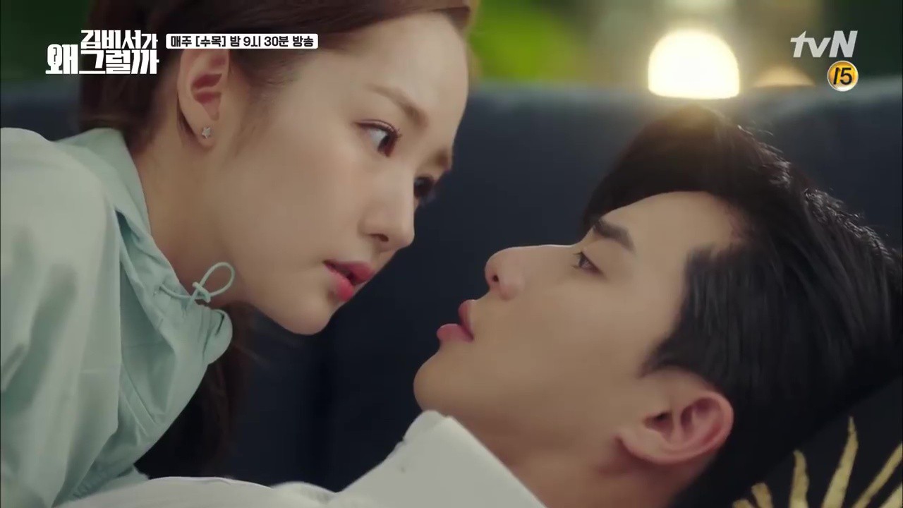 Thư Ký Kim: Trẹo cả chân vì ghen, Park Seo Joon kéo Park Min Young ngã suýt chạm môi rồi! - Ảnh 30. Thư Ký Kim: Trẹo cả chân vì ghen, Park Seo Joon kéo Park Min Young ngã suýt chạm môi rồi! - Ảnh 30.