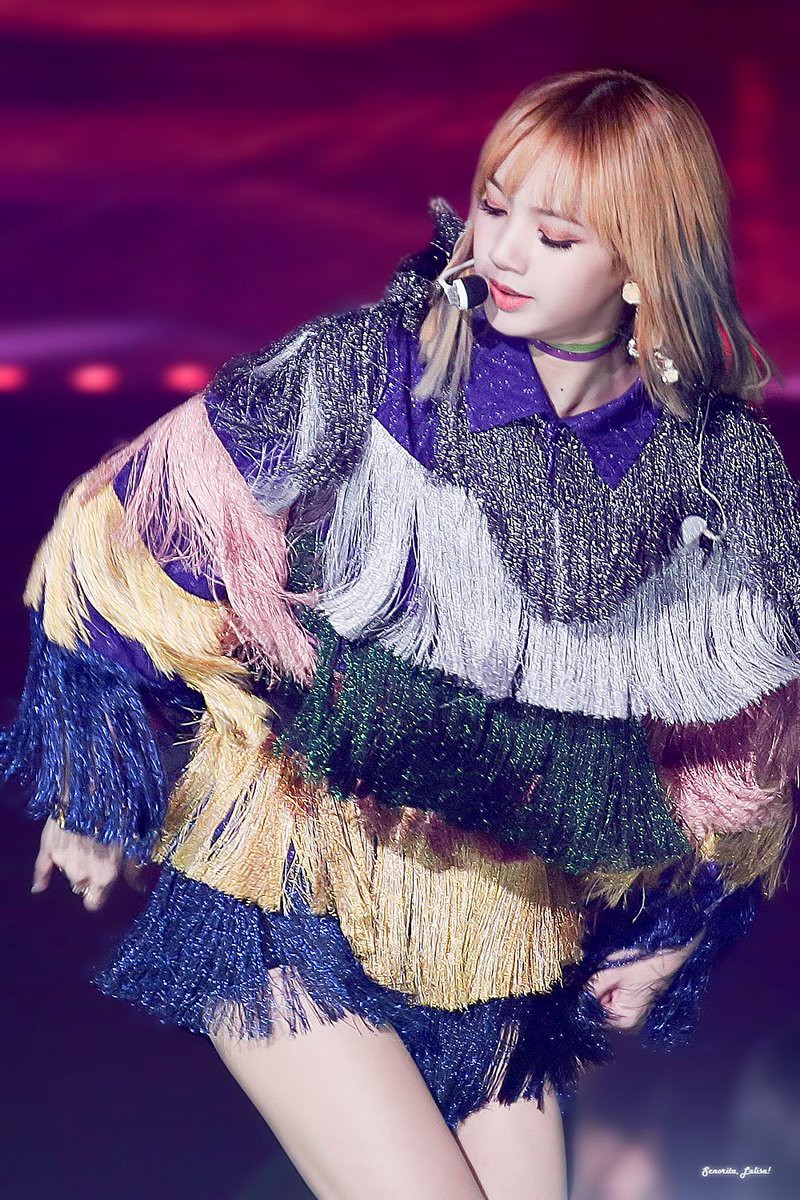 Chùm ảnh: Những công chúa, hoàng tử ngoại quốc của Kpop đẹp rực rỡ trên sân khấu (P.1) - Ảnh 11. Chùm ảnh: Những công chúa, hoàng tử ngoại quốc của Kpop đẹp rực rỡ trên sân khấu (P.1) - Ảnh 11.