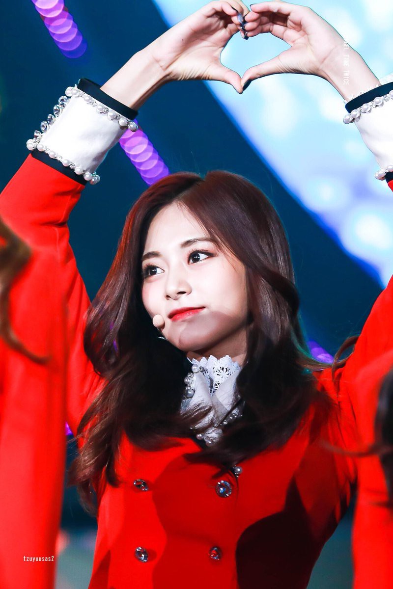 Chùm ảnh: Những công chúa, hoàng tử ngoại quốc của Kpop đẹp rực rỡ trên sân khấu (P.1) - Ảnh 27. Chùm ảnh: Những công chúa, hoàng tử ngoại quốc của Kpop đẹp rực rỡ trên sân khấu (P.1) - Ảnh 27.