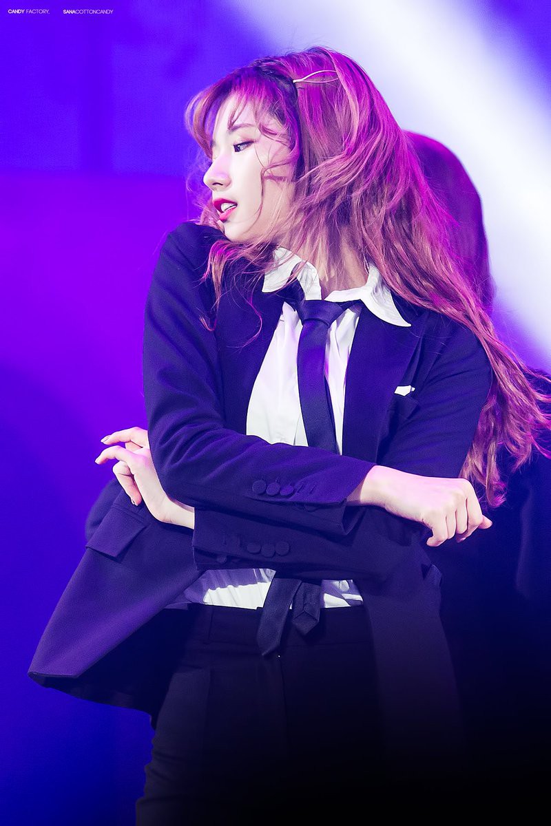 Chùm ảnh: Những công chúa, hoàng tử ngoại quốc của Kpop đẹp rực rỡ trên sân khấu (P.1) - Ảnh 39. Chùm ảnh: Những công chúa, hoàng tử ngoại quốc của Kpop đẹp rực rỡ trên sân khấu (P.1) - Ảnh 39.