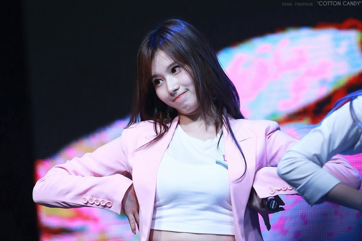 Chùm ảnh: Những công chúa, hoàng tử ngoại quốc của Kpop đẹp rực rỡ trên sân khấu (P.1) - Ảnh 40. Chùm ảnh: Những công chúa, hoàng tử ngoại quốc của Kpop đẹp rực rỡ trên sân khấu (P.1) - Ảnh 40.