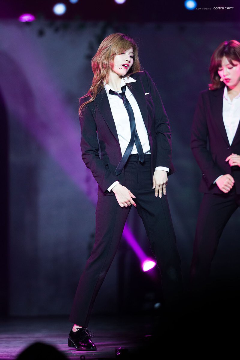 Chùm ảnh: Những công chúa, hoàng tử ngoại quốc của Kpop đẹp rực rỡ trên sân khấu (P.1) - Ảnh 42. Chùm ảnh: Những công chúa, hoàng tử ngoại quốc của Kpop đẹp rực rỡ trên sân khấu (P.1) - Ảnh 42.