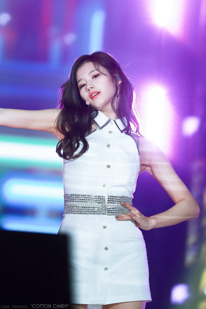 Chùm ảnh: Những công chúa, hoàng tử ngoại quốc của Kpop đẹp rực rỡ trên sân khấu (P.1) - Ảnh 45. Chùm ảnh: Những công chúa, hoàng tử ngoại quốc của Kpop đẹp rực rỡ trên sân khấu (P.1) - Ảnh 45.