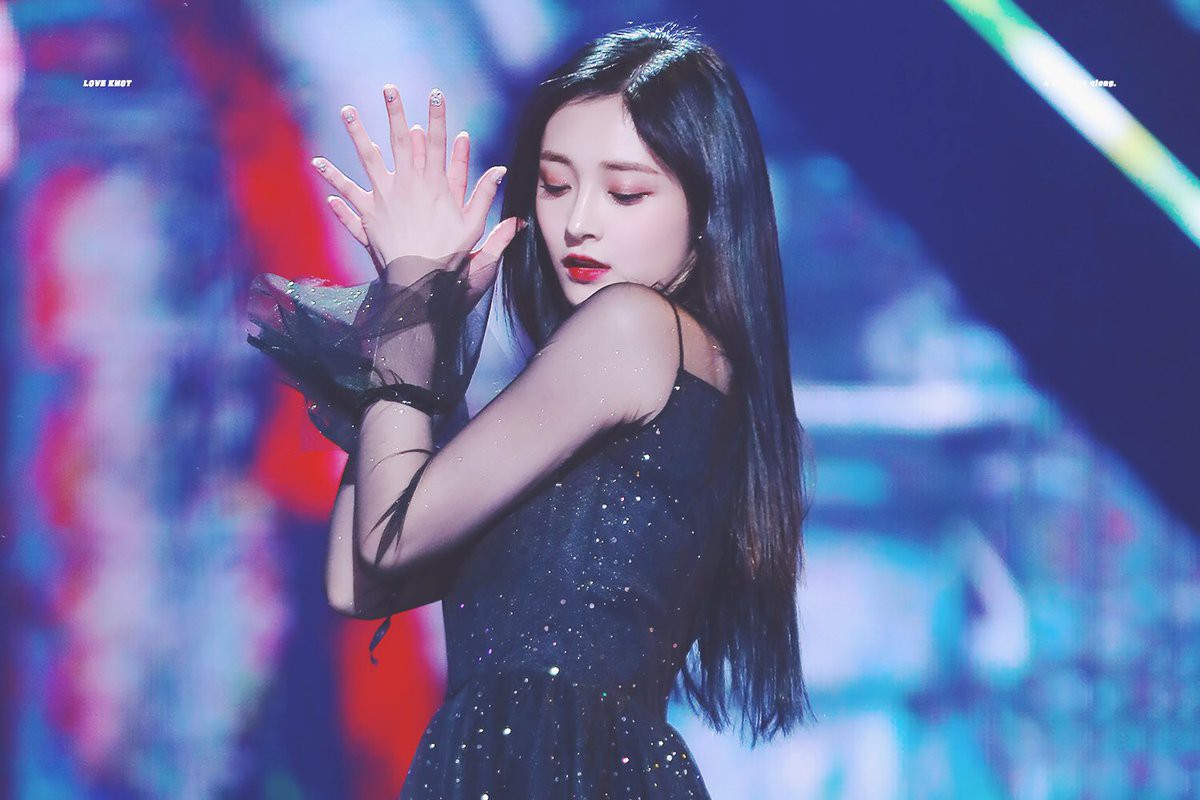Chùm ảnh: Những công chúa, hoàng tử ngoại quốc của Kpop đẹp rực rỡ trên sân khấu (P.1) - Ảnh 46. Chùm ảnh: Những công chúa, hoàng tử ngoại quốc của Kpop đẹp rực rỡ trên sân khấu (P.1) - Ảnh 46.