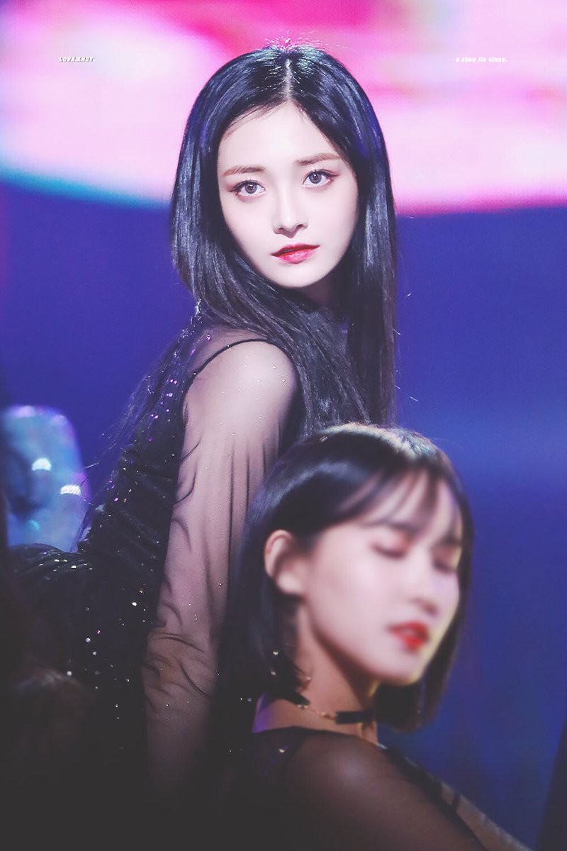 Chùm ảnh: Những công chúa, hoàng tử ngoại quốc của Kpop đẹp rực rỡ trên sân khấu (P.1) - Ảnh 47. Chùm ảnh: Những công chúa, hoàng tử ngoại quốc của Kpop đẹp rực rỡ trên sân khấu (P.1) - Ảnh 47.
