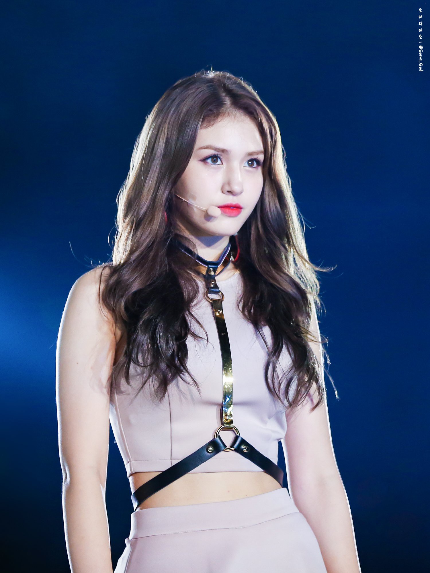 Chùm ảnh: Những công chúa, hoàng tử ngoại quốc của Kpop đẹp rực rỡ trên sân khấu (P.1) - Ảnh 62. Chùm ảnh: Những công chúa, hoàng tử ngoại quốc của Kpop đẹp rực rỡ trên sân khấu (P.1) - Ảnh 62.