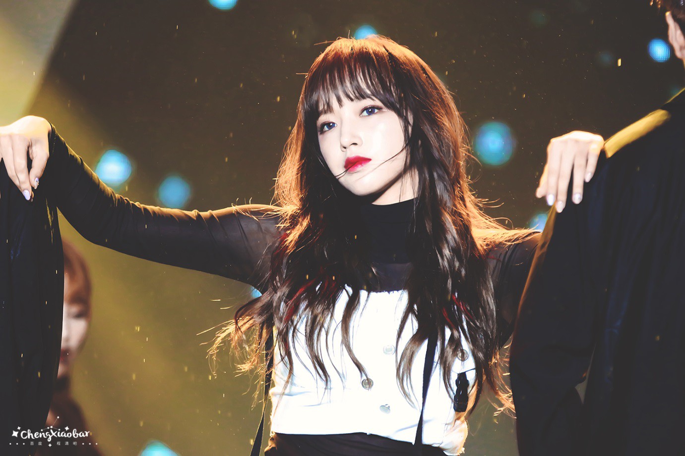 Chùm ảnh: Những công chúa, hoàng tử ngoại quốc của Kpop đẹp rực rỡ trên sân khấu (P.1) - Ảnh 68. Chùm ảnh: Những công chúa, hoàng tử ngoại quốc của Kpop đẹp rực rỡ trên sân khấu (P.1) - Ảnh 68.