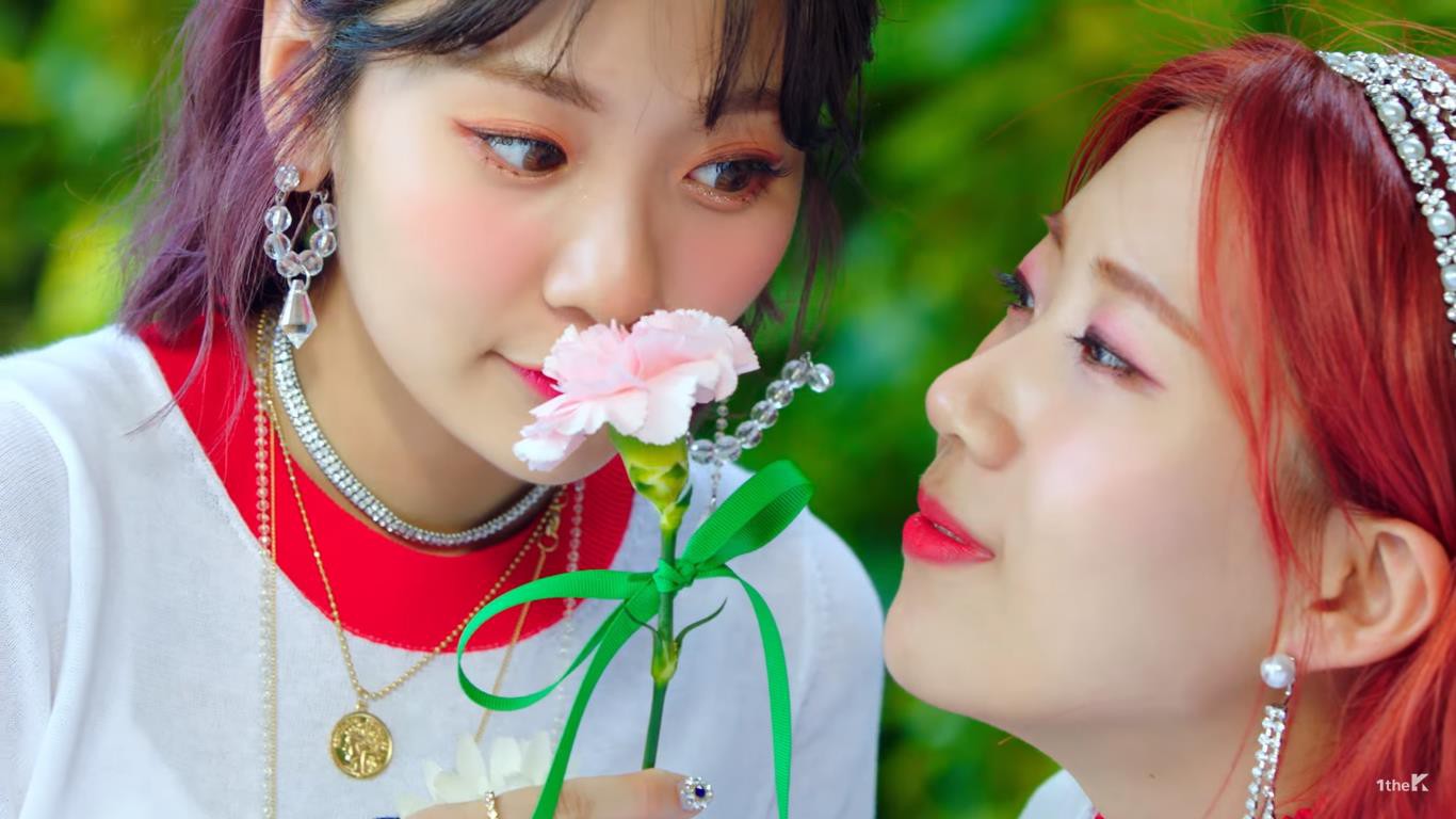 Phát hành hơn 2 tuần, Bolbbalgan4 vẫn chặn đứng mọi đường lên đỉnh của idolgroup Kpop - Ảnh 1. Phát hành hơn 2 tuần, Bolbbalgan4 vẫn chặn đứng mọi đường lên đỉnh của idolgroup Kpop - Ảnh 1.