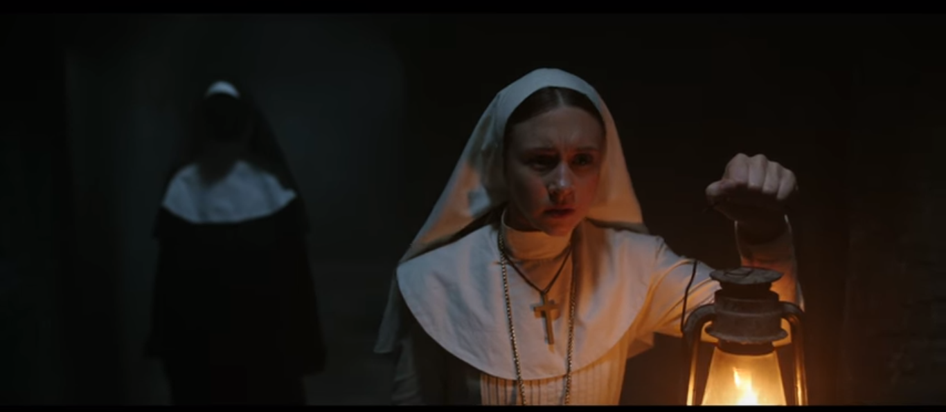 The Nun: Háº¿t há»“n khi Valak "nháº£y xá»•" vÃ o con gÃ¡i nhÃ  ngÆ°á»i ta - áº¢nh 2.