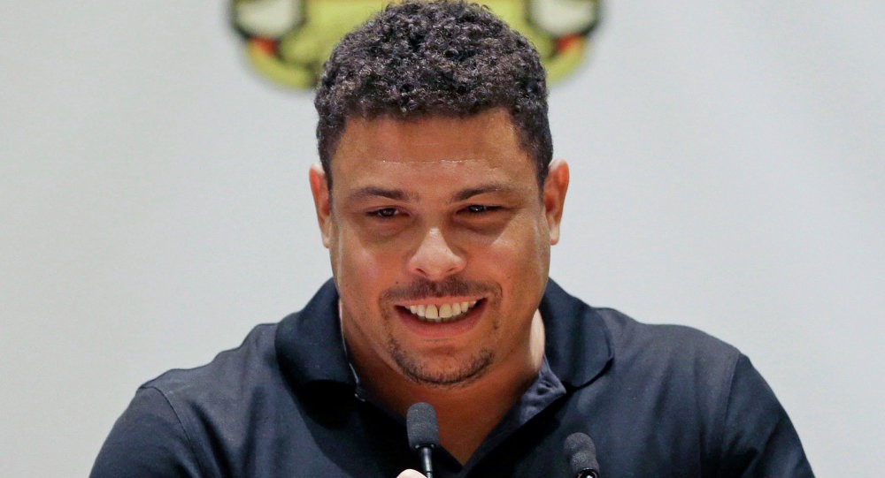 Nhìn Ronaldo xuất hiện trong lễ khai mạc World Cup 2018, đám 8x, 9x đời đầu mới chua chát nhận ra mình đã già lắm rồi - Ảnh 6. Nhìn Ronaldo xuất hiện trong lễ khai mạc World Cup 2018, đám 8x, 9x đời đầu mới chua chát nhận ra mình đã già lắm rồi - Ảnh 6.