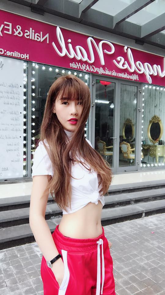 Mỹ nhân Vbiz và những lần khiến fan tá hoả vì gương mặt khác lạ đến không thể nhận ra - Ảnh 11.