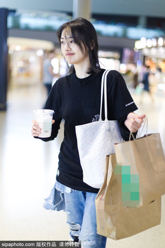 Nghịch lý showbiz: Người thừa nhận dao kéo ngày càng đẹp tự nhiên, kẻ chối bay chối biến lại lộ di chứng thẩm mỹ - Ảnh 9. Nghịch lý showbiz: Người thừa nhận dao kéo ngày càng đẹp tự nhiên, kẻ chối bay chối biến lại lộ di chứng thẩm mỹ - Ảnh 9.