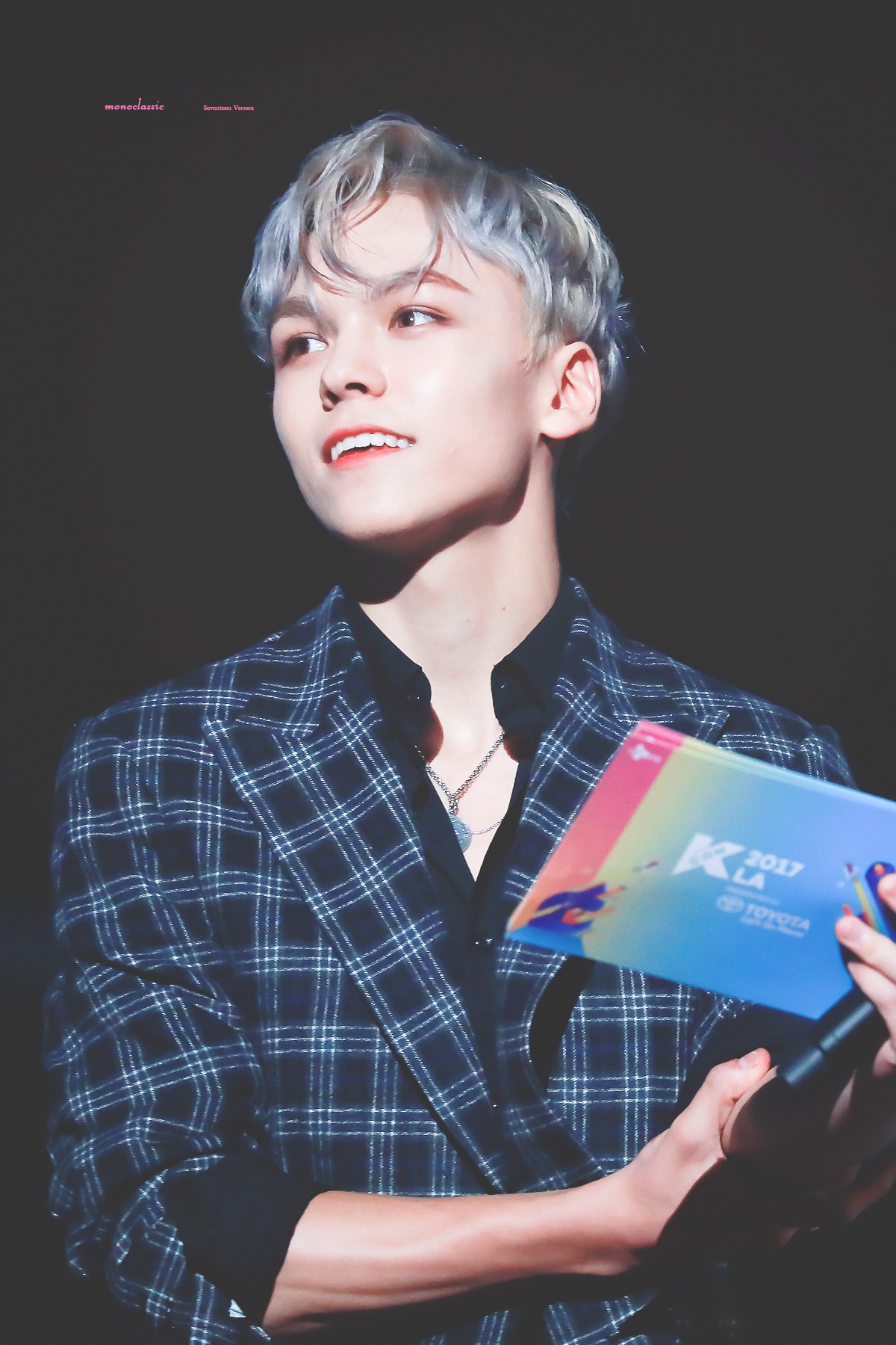 Chùm ảnh: Những công chúa, hoàng tử ngoại quốc của Kpop tỏa sáng rực rỡ trên sân khấu (P.2) - Ảnh 16.