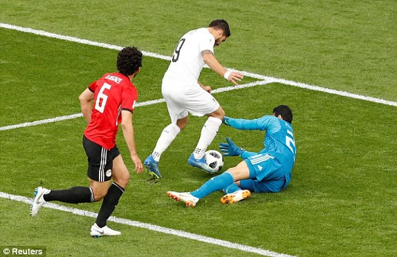 Suarez bỏ lỡ không tưởng, Uruguay vẫn hạ Ai Cập ở phút 89 - Ảnh 7.