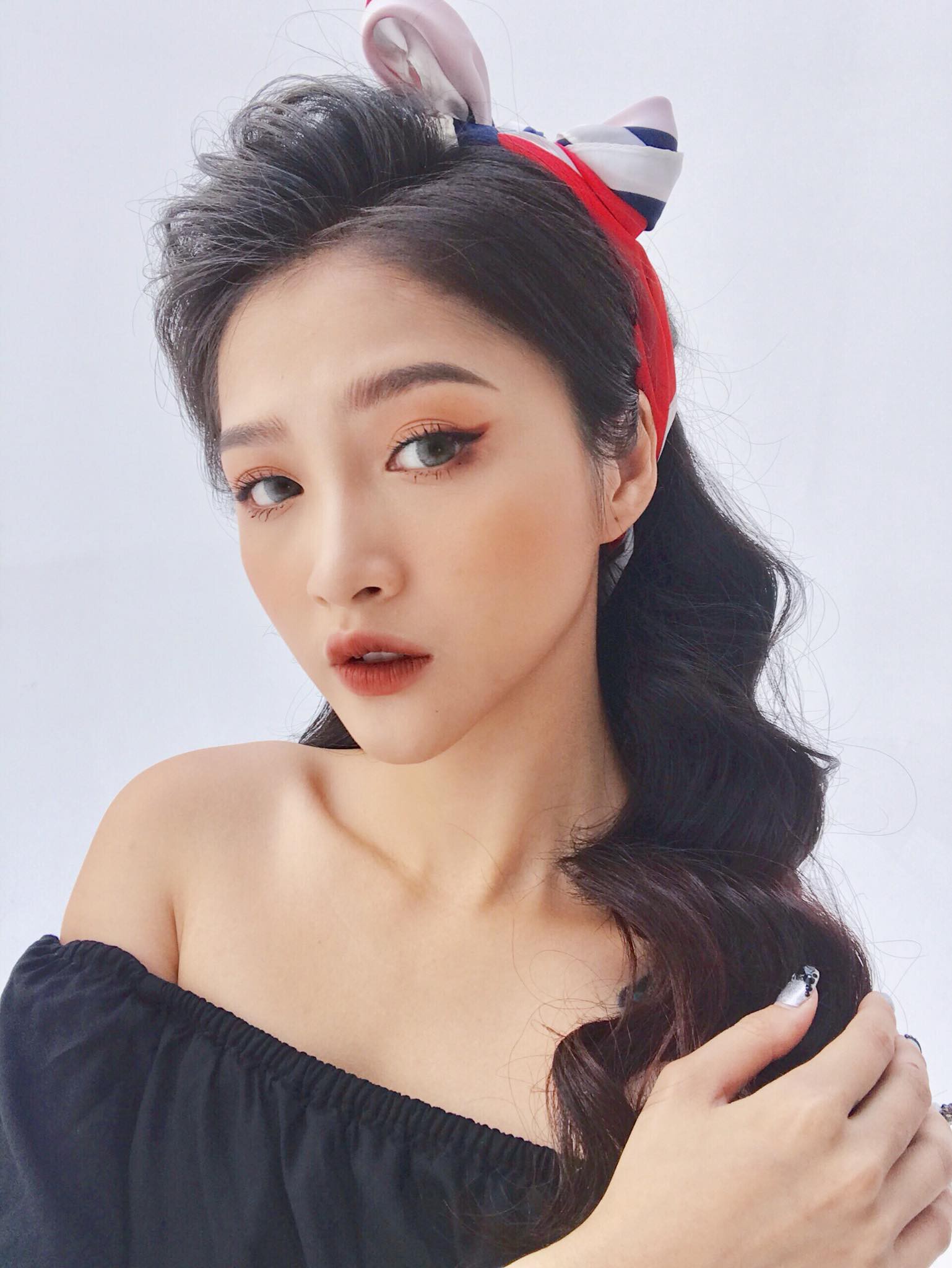 Soi nhan sắc chuẩn hot girl của 5 cô nàng nóng bỏng nhất dàn cổ vũ World Cup năm nay! - Ảnh 8. Soi nhan sắc chuẩn hot girl của 5 cô nàng nóng bỏng nhất dàn cổ vũ World Cup năm nay! - Ảnh 8.