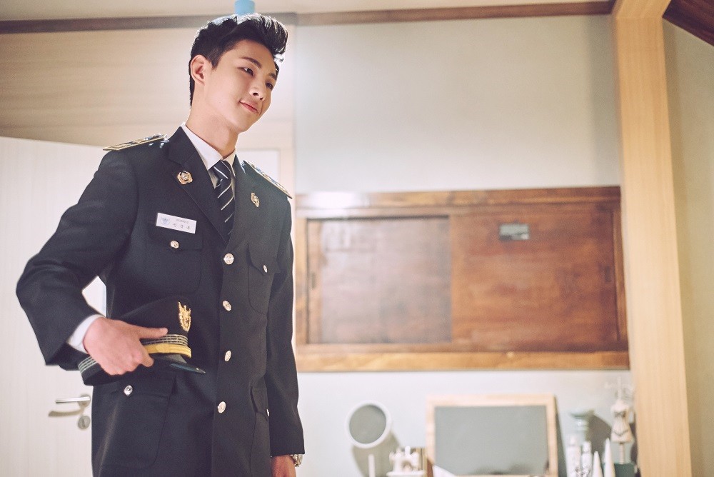 Nhìn 5 chàng trai này trong phim Hàn mới thấy: quân phục cũng đẹp và sang nào có kém hàng hiệu đắt đỏ - Ảnh 7.