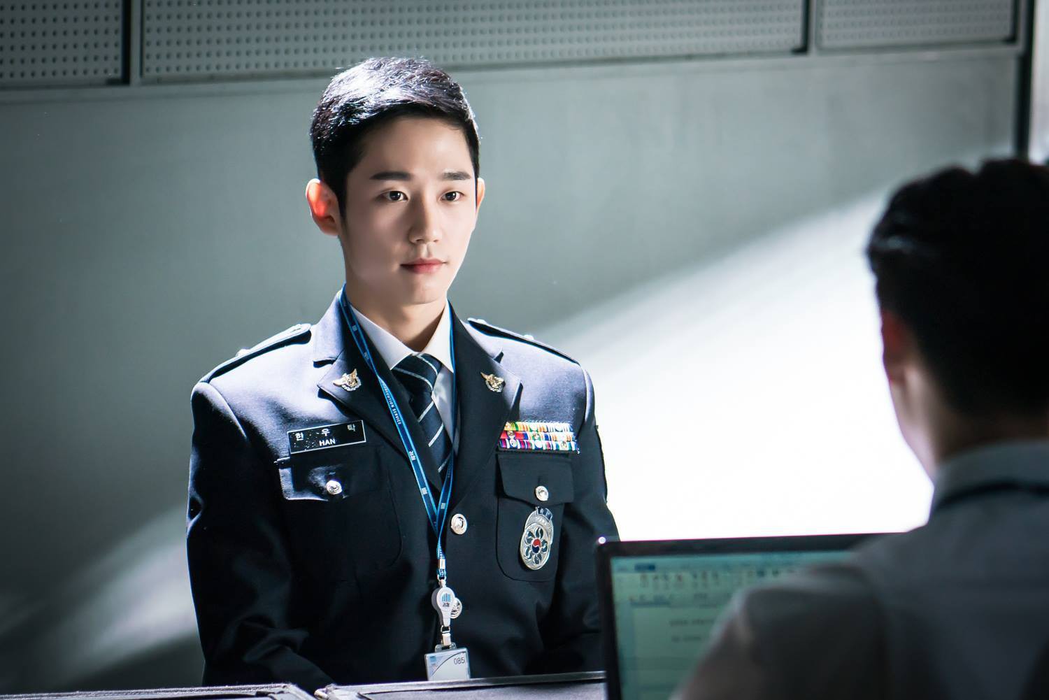 Nhìn 5 chàng trai này trong phim Hàn mới thấy: quân phục cũng đẹp và sang nào có kém hàng hiệu đắt đỏ - Ảnh 5.