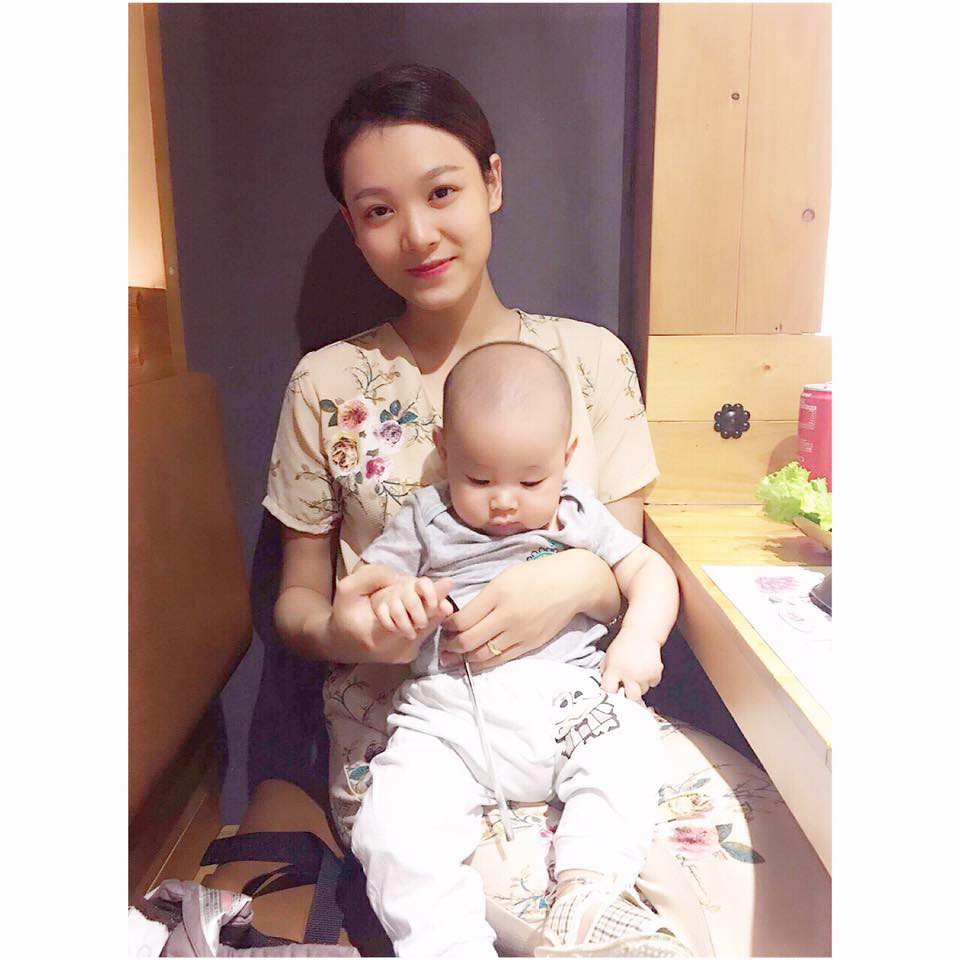 Tưởng con gái đang nhõng nhẽo đòi mẹ thêm 100k để mua mũ xịn nhưng khi xem xong clip ai cũng bật cười thích thú trước mối quan hệ của 2 người - Ảnh 4. Tưởng con gái đang nhõng nhẽo đòi mẹ thêm 100k để mua mũ xịn nhưng khi xem xong clip ai cũng bật cười thích thú trước mối quan hệ của 2 người - Ảnh 4.