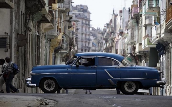 Ảnh: Vẻ đẹp hớp hồn của các xe ô tô cổ trên các góc phố nẻo đường Cuba - Ảnh 15. Ảnh: Vẻ đẹp hớp hồn của các xe ô tô cổ trên các góc phố nẻo đường Cuba - Ảnh 15.
