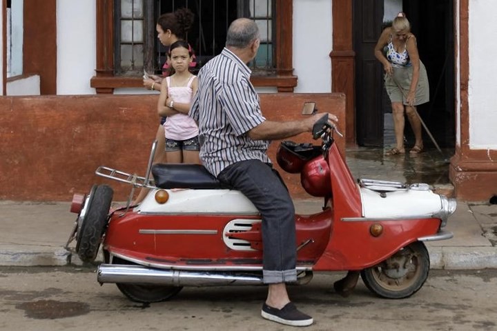 Ảnh: Vẻ đẹp hớp hồn của các xe ô tô cổ trên các góc phố nẻo đường Cuba - Ảnh 18.