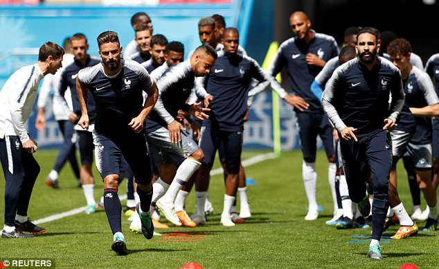Đội hình tiền tỷ của Pháp khởi động cho trận đấu khai màn World Cup 2018 - Ảnh 9.
